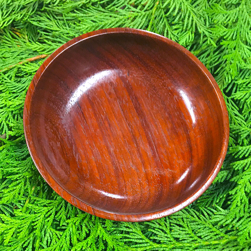 
Handcrafted 6.5" (w) x 1.75" (h)  Paduk Bowl from the Bob Beard Collection.
Polyurethane wipe and hand-polished with carnauba wax.