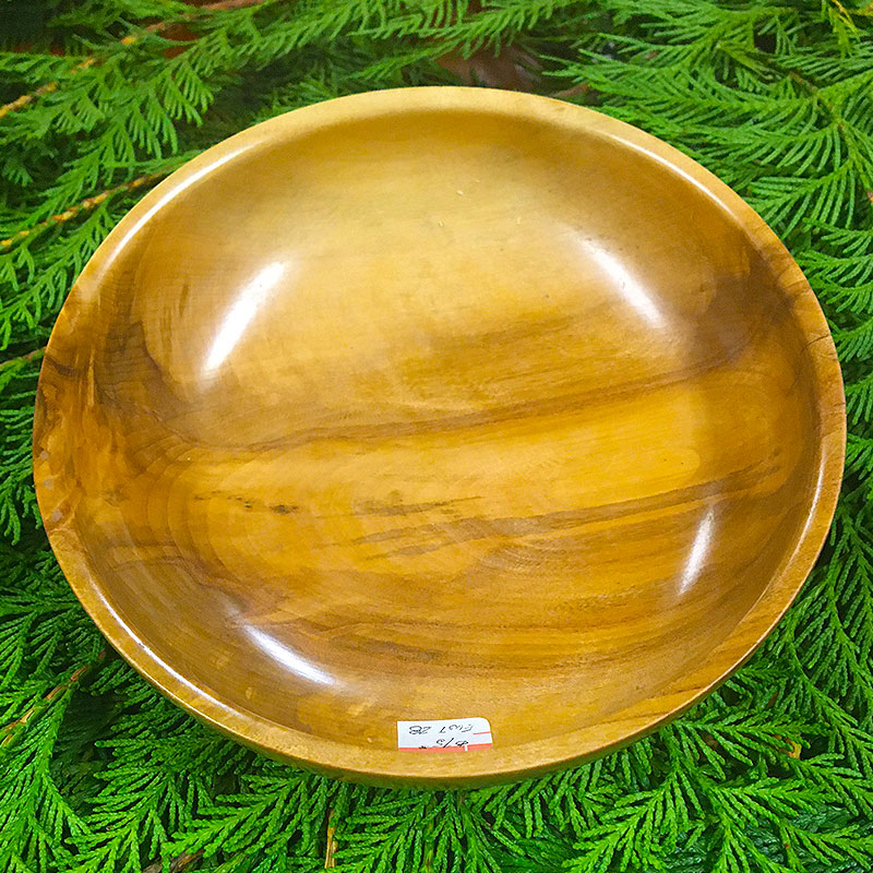 
Handcrafted 8" (w) x 3" (h)  Arbutus Bowl from the Bob Beard Collection.
Polyurethane wipe and hand-polished with carnauba wax.